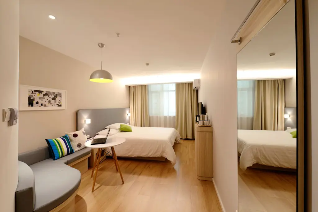 Phòng khách sạn sạch sẽ, chuyên nghiệp